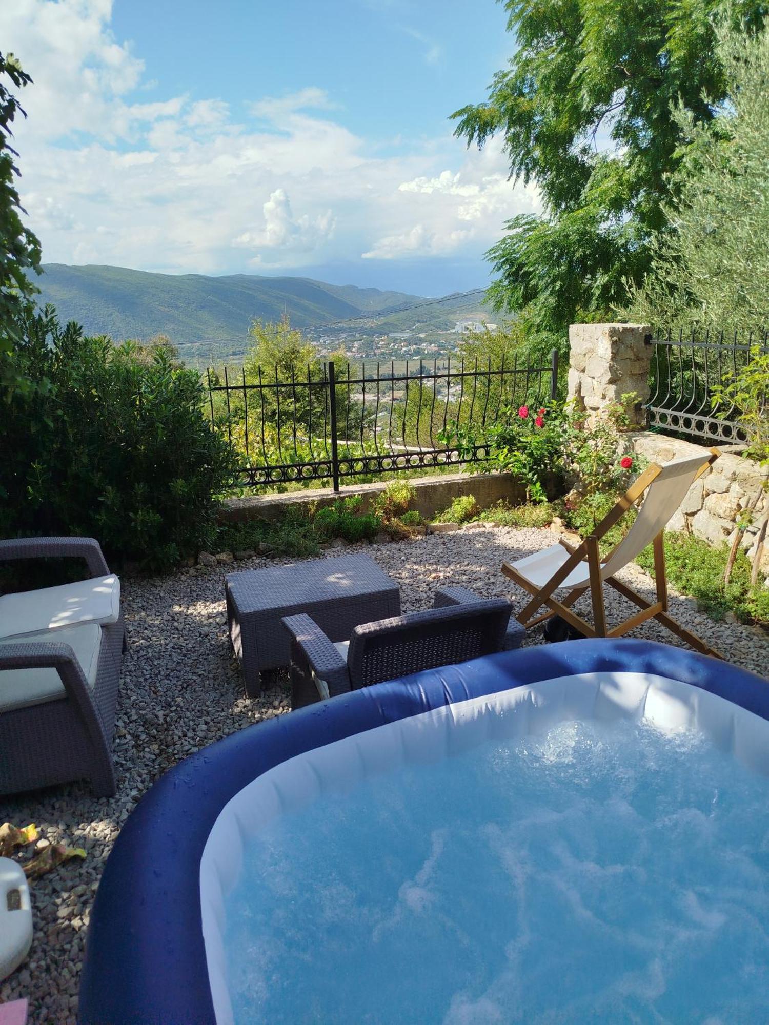 Hill House Holiday home Budva